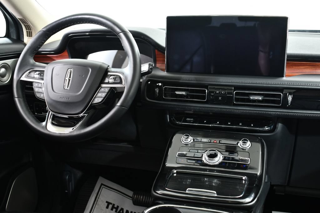 Used 2023 Lincoln Nautilus Reserve w/ Equipment Group 202A AWD/4WD image 8
