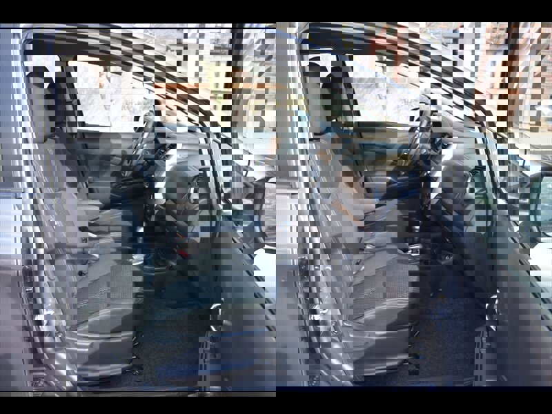 Used 2019 Nissan Versa Note SV image 32