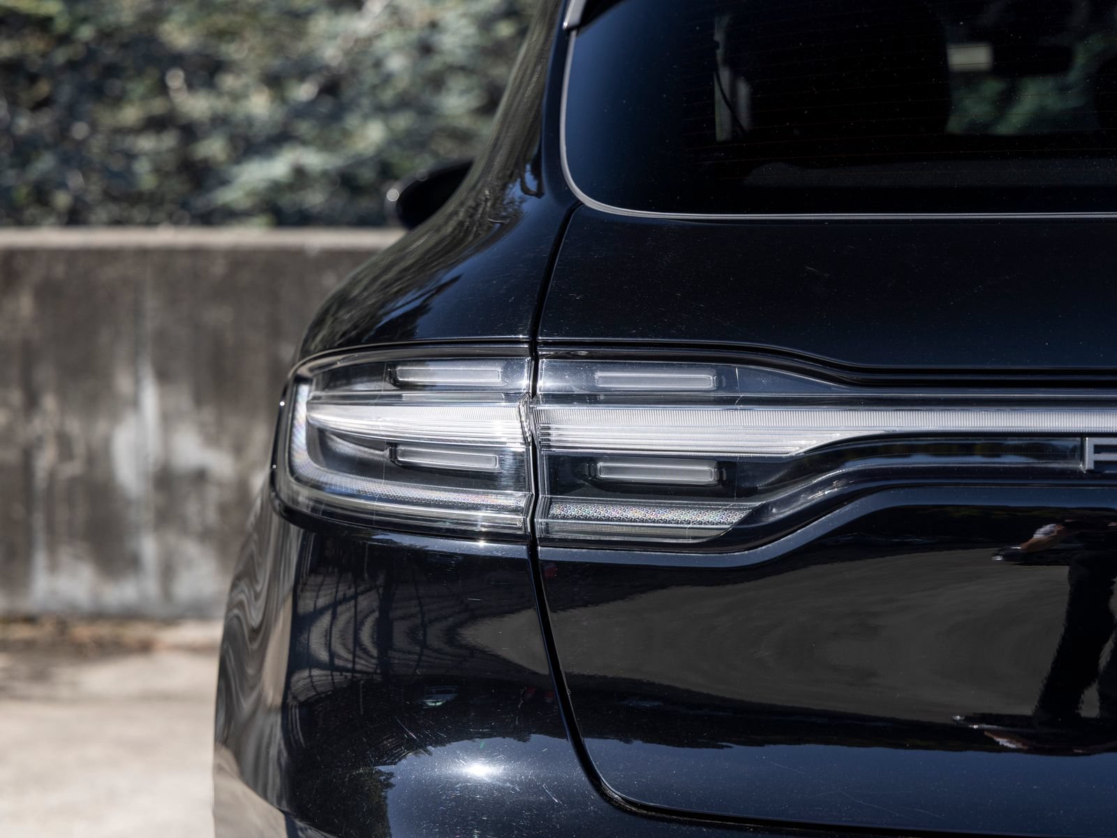 Certified 2023 Porsche Macan Turbo AWD/4WD image 21