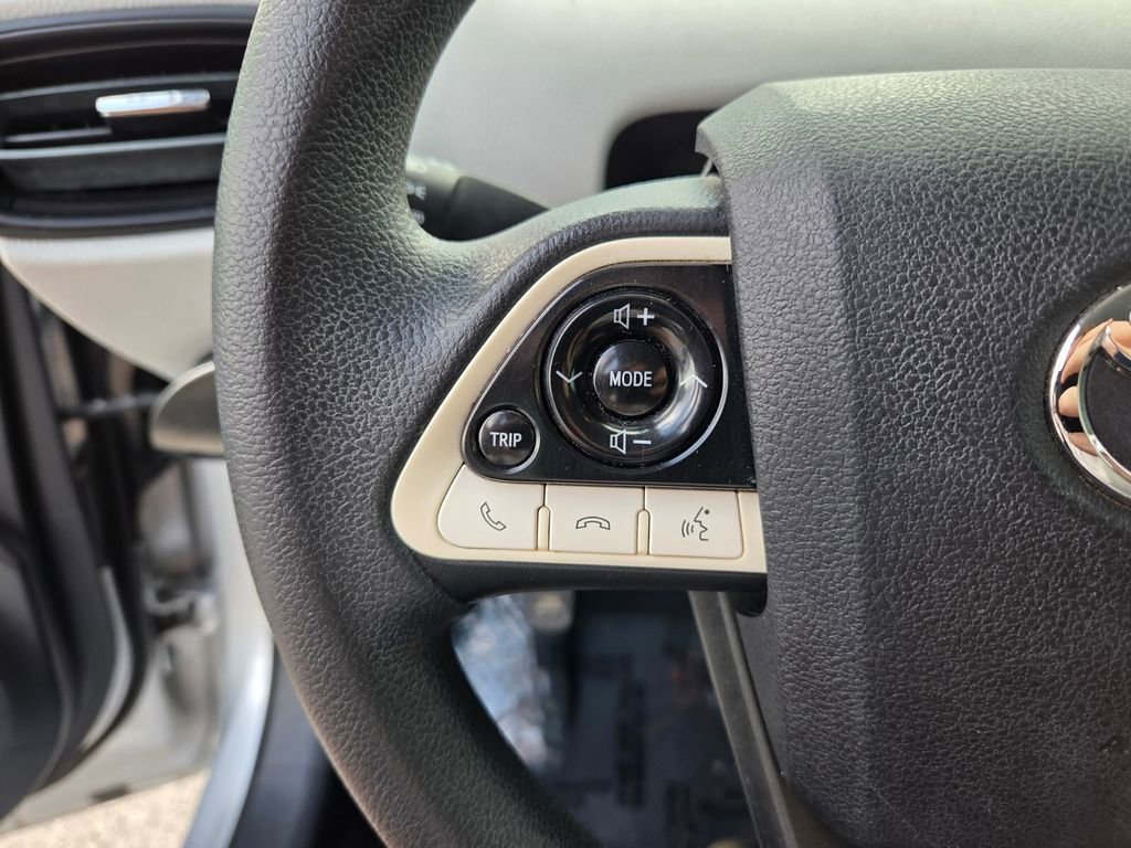 Used 2016 Toyota Prius Four image 31