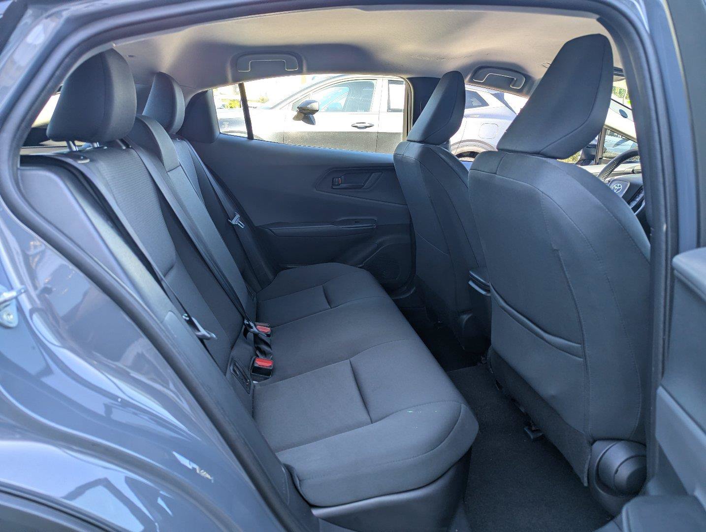Used 2025 Toyota Prius LE FWD image 29