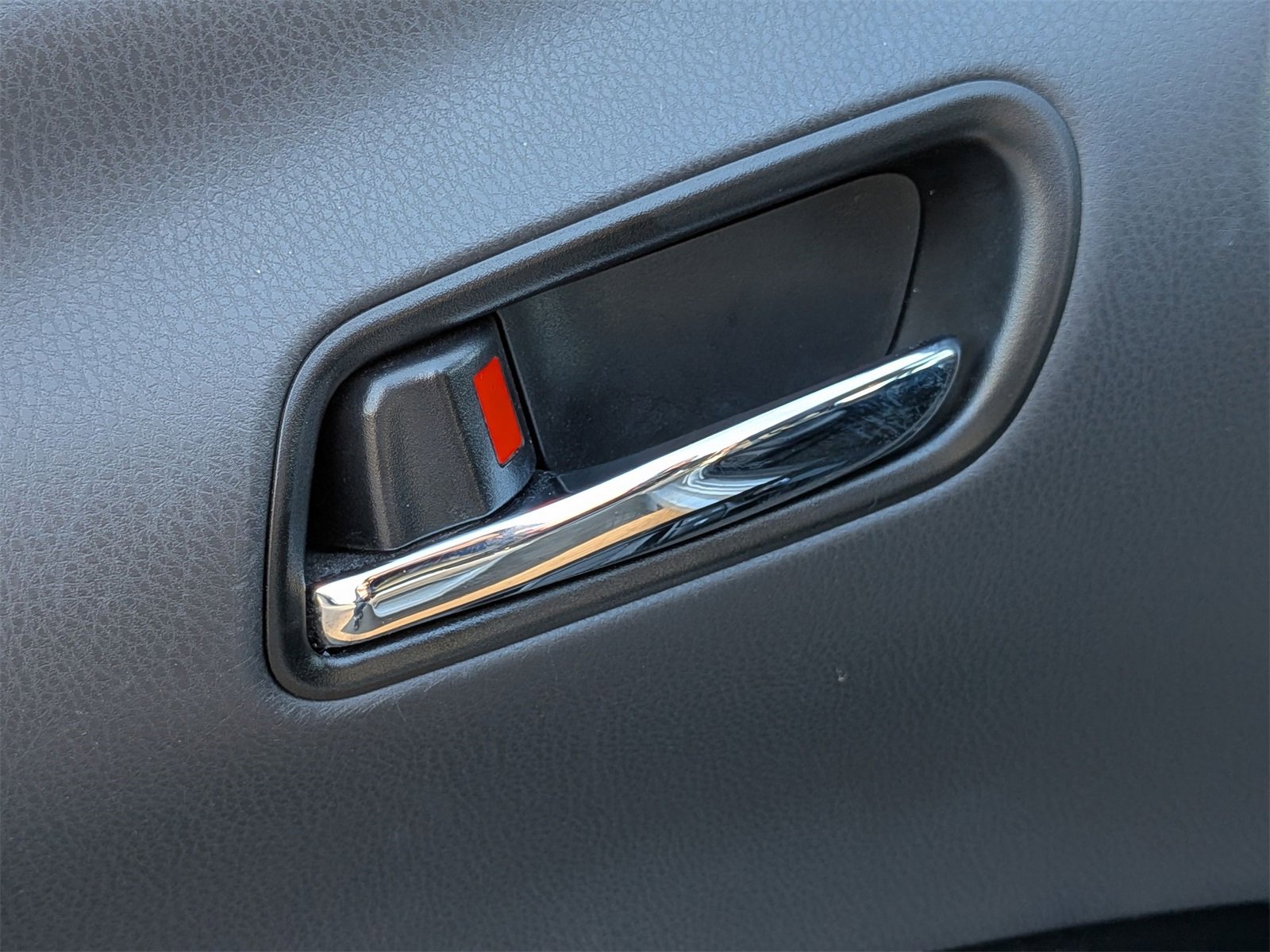 Used 2021 Toyota Prius XLE image 13