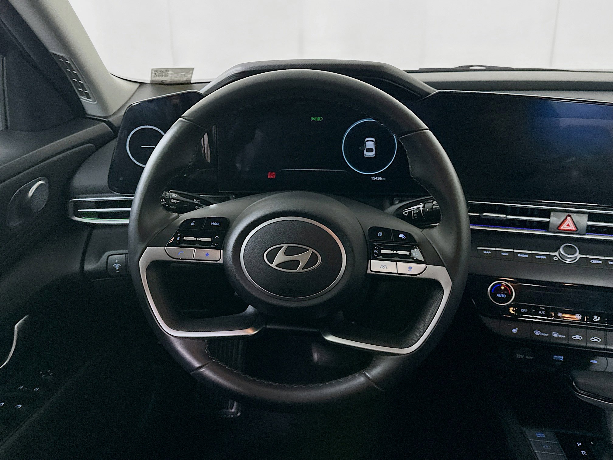 Used 2025 Hyundai Elantra SEL image 18