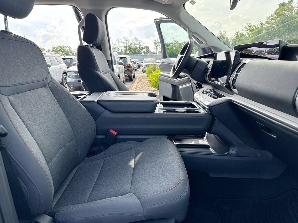 Used 2025 Ford Expedition Max Active AWD/4WD image 22