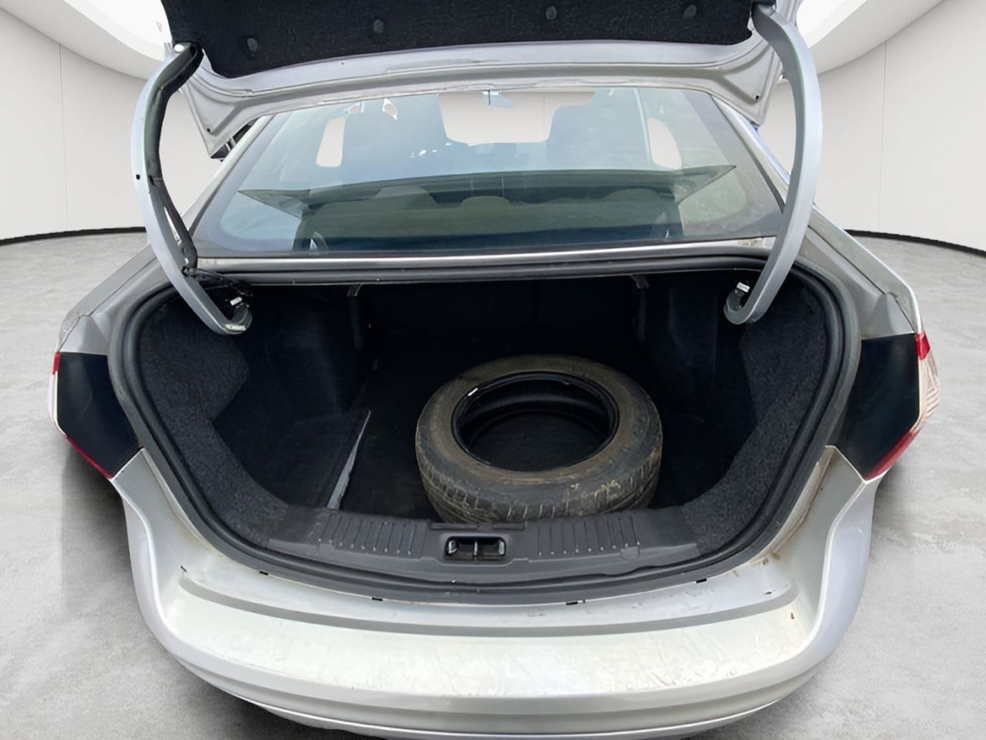 Used 2015 Ford Fiesta S FWD image 13