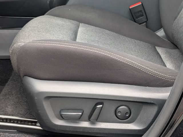 Used 2025 Nissan Rogue SV FWD image 17
