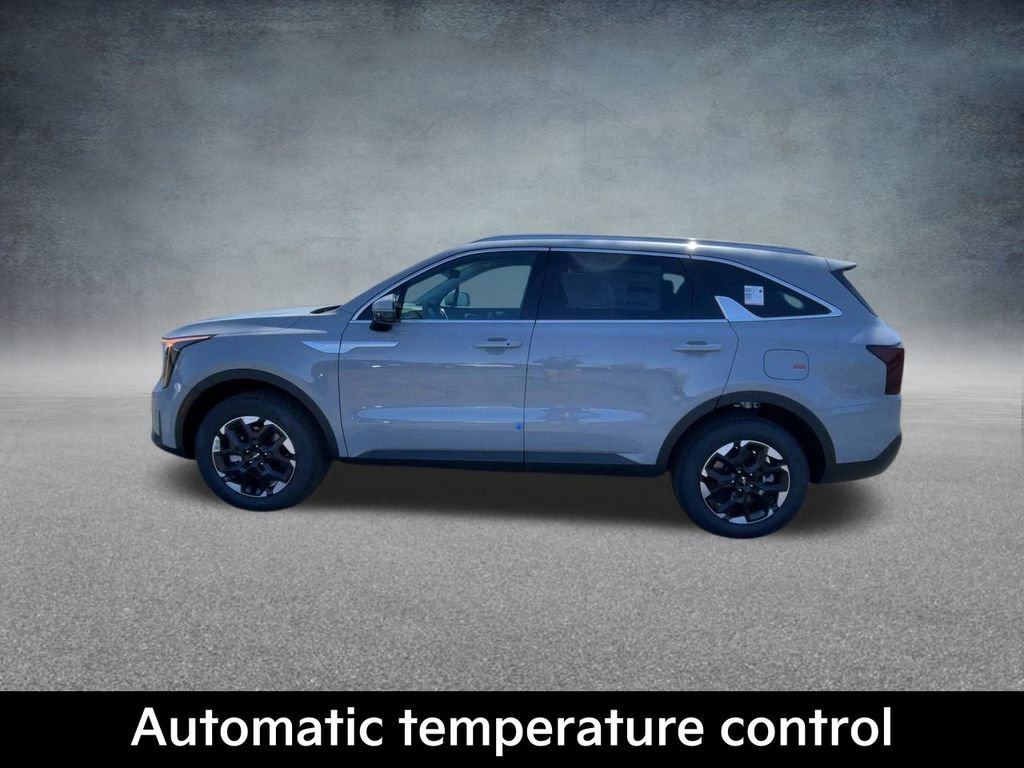 New 2025 Kia Sorento S image 13
