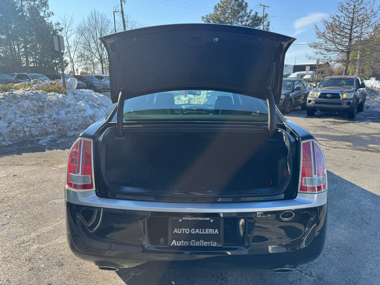 Used 2013 Chrysler 300 C w/ Beats Audio Group image 19