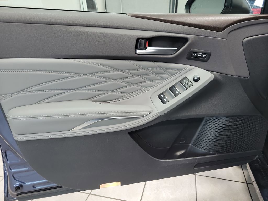 Used 2019 Toyota Avalon Limited w/ Advanced Safety Package FWD image 36