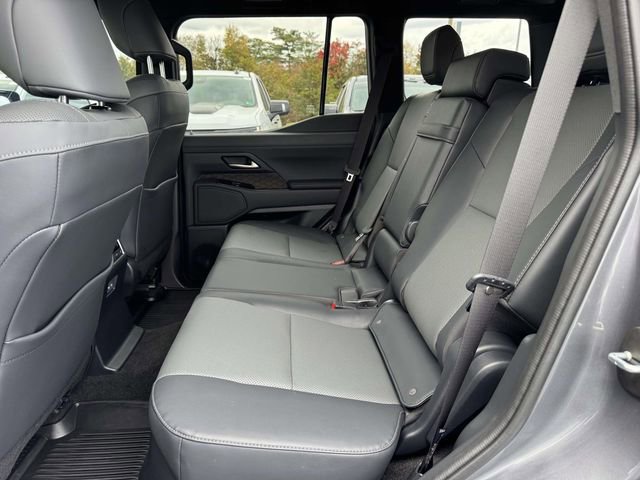 Used 2025 Lexus GX 550 w/ Cold Area Package image 11