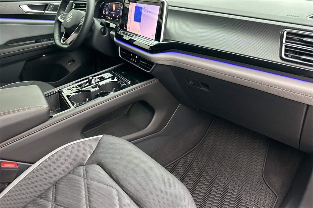 Used 2024 Volkswagen Atlas Peak Edition SE image 20