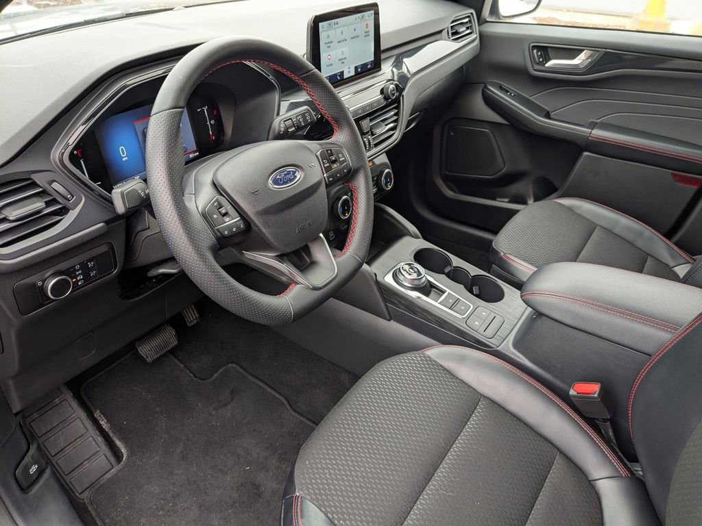 Used 2025 Ford Escape ST-Line image 16