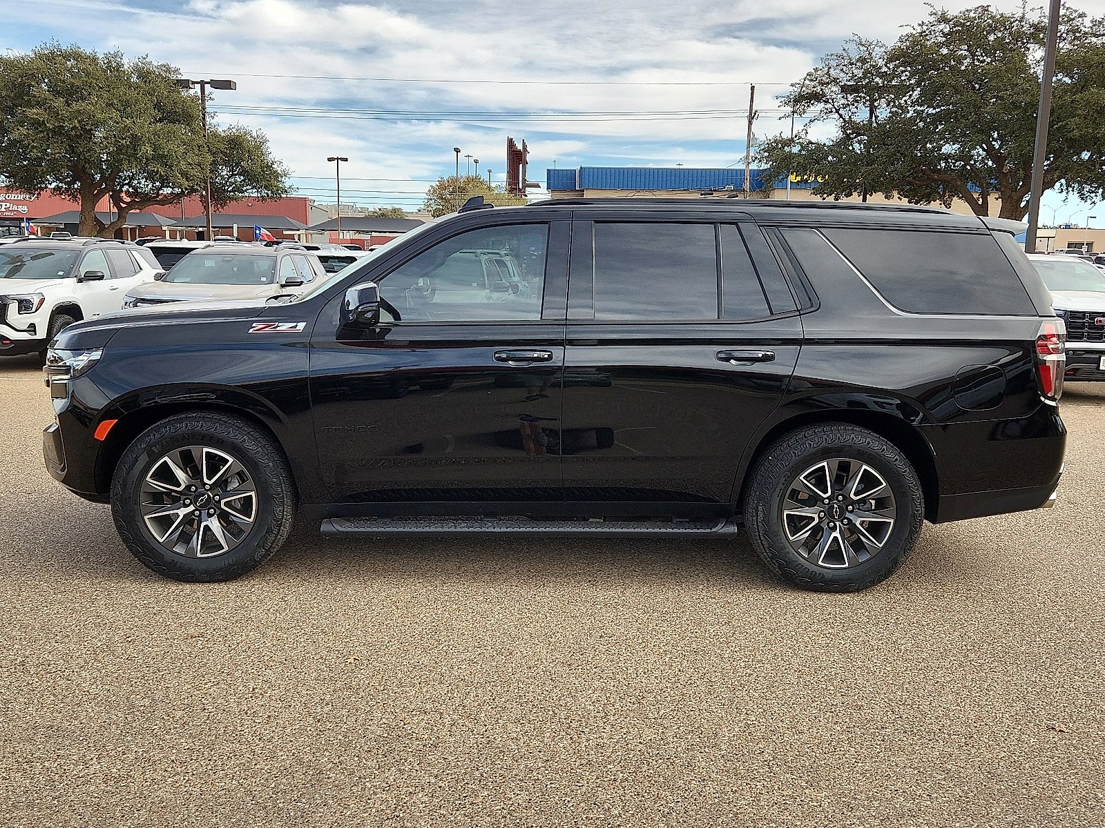 Used 2024 Chevrolet Tahoe Z71 w/ Off-Road Capability Package image 2