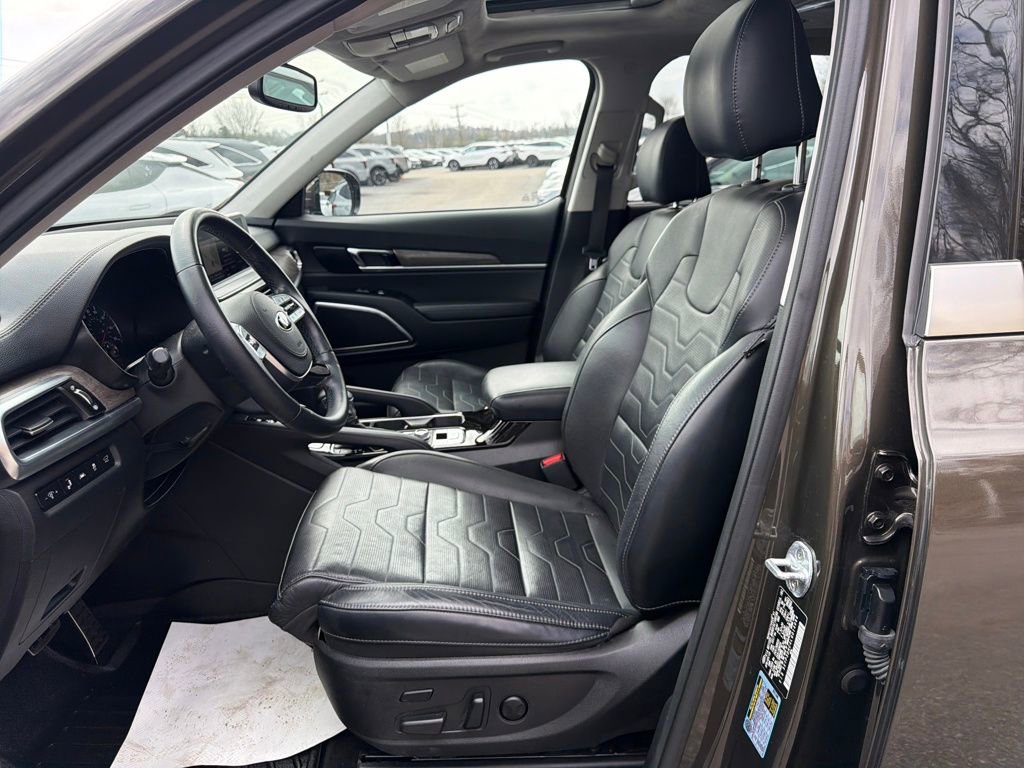 Used 2020 Kia Telluride SX w/ SX Prestige Package image 19