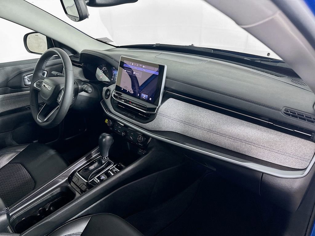 Used 2022 Jeep Compass Latitude w/ Sun and Sound Group image 32