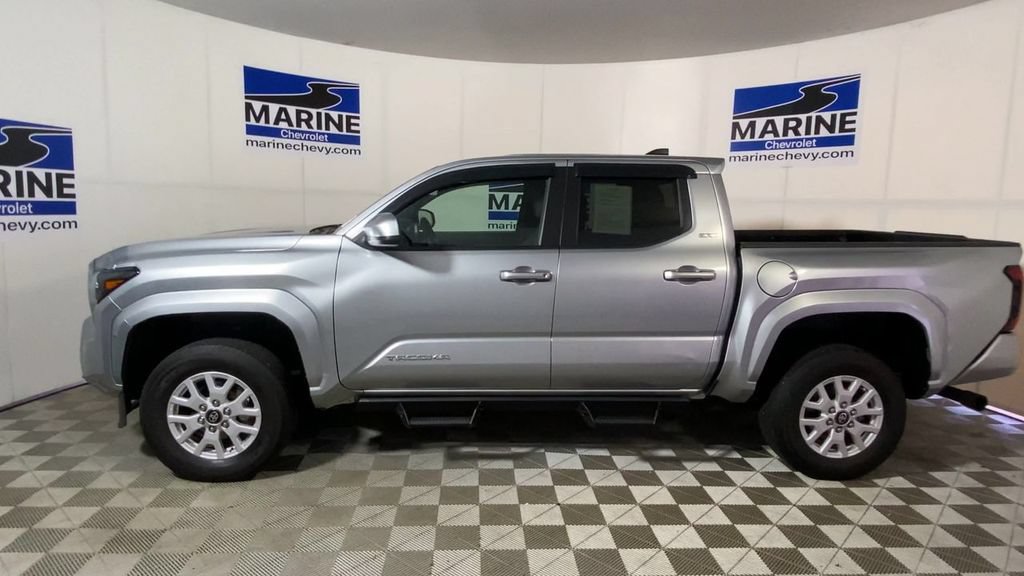 Used 2024 Toyota Tacoma SR5 AWD/4WD image 7