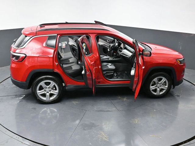 Used 2024 Jeep Compass Latitude image 63