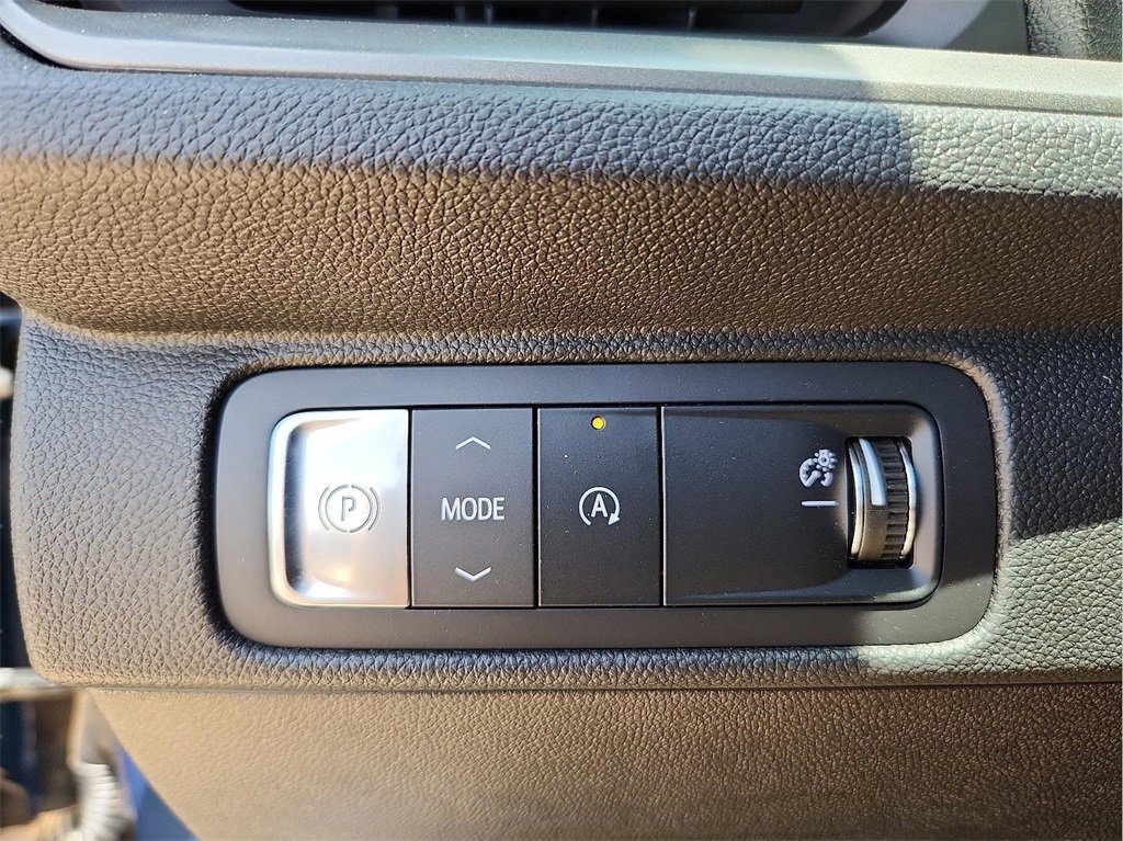 New 2025 Chevrolet Traverse LT w/ Driver Confidence Package image 21