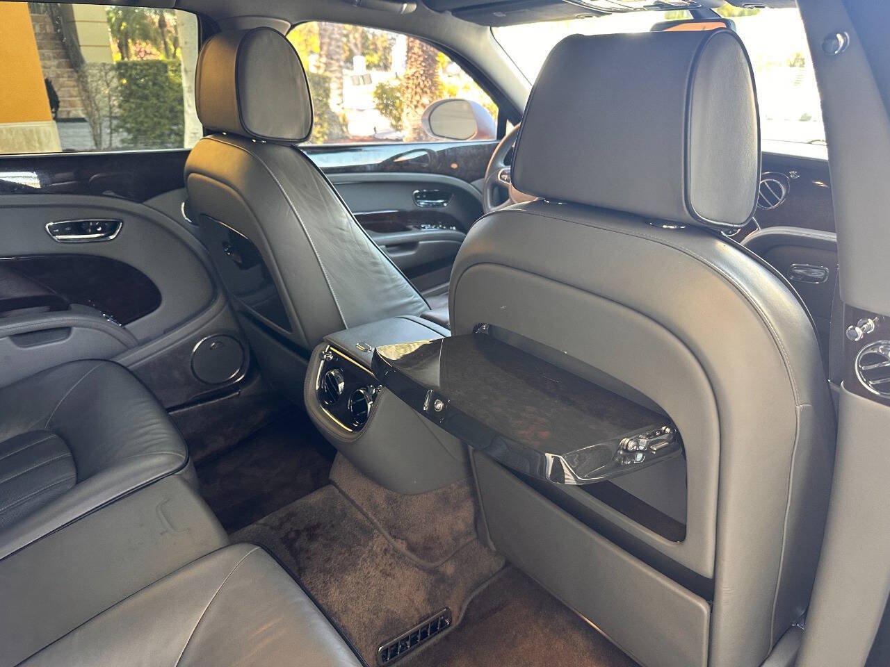 Used 2011 Bentley Mulsanne RWD image 74