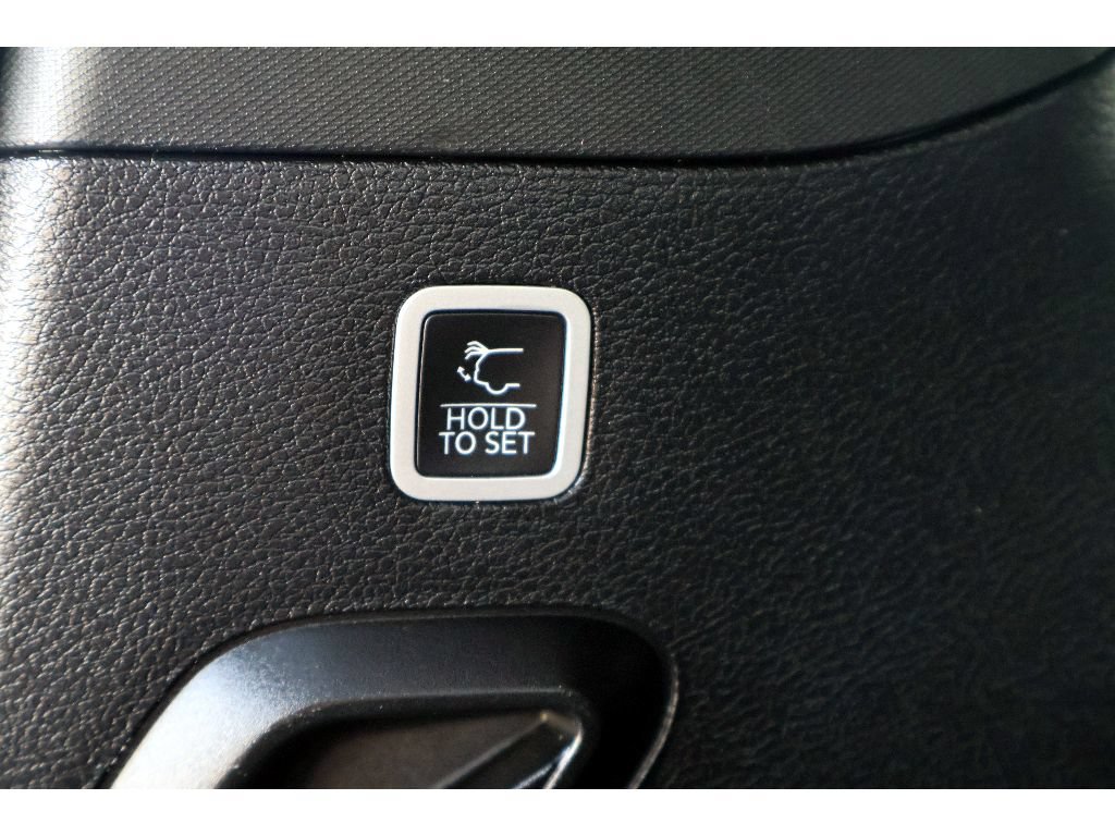 Used 2023 Jeep Wagoneer Series III w/ Preferred Equipment Group AWD/4WD image 23
