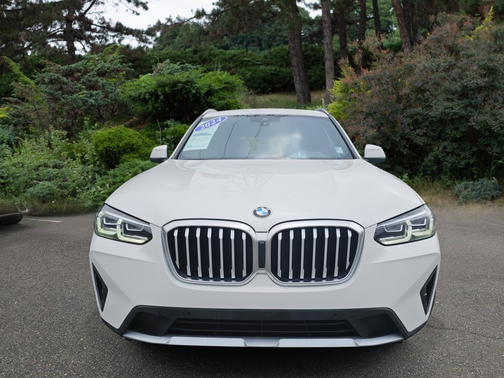 Used 2024 BMW X3 xDrive30i AWD/4WD image 3