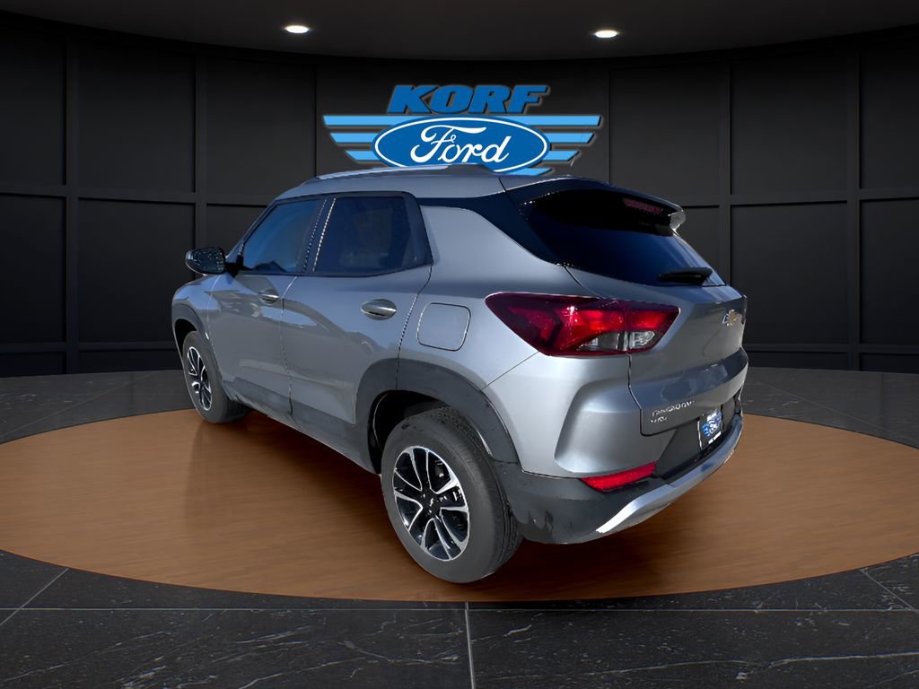 Used 2025 Chevrolet TrailBlazer LT image 3