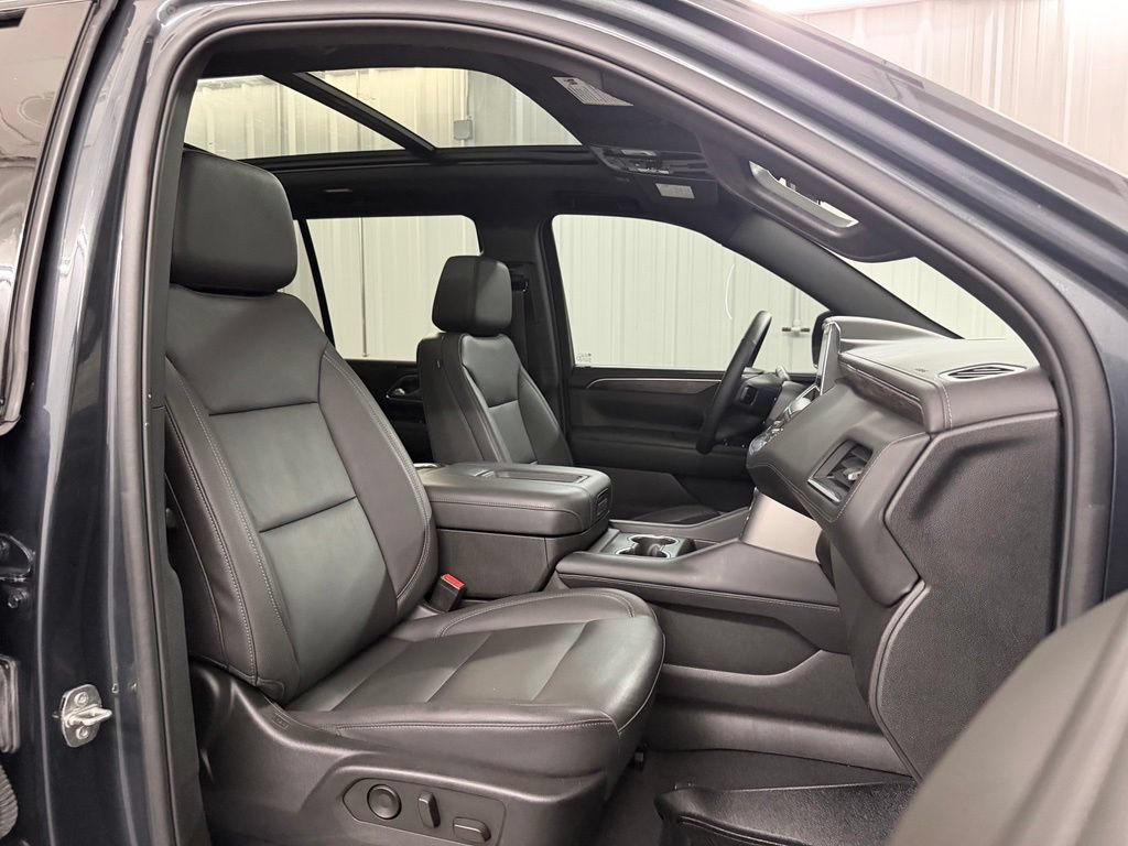 Used 2022 Chevrolet Tahoe Z71 w/ Luxury Package AWD/4WD image 54
