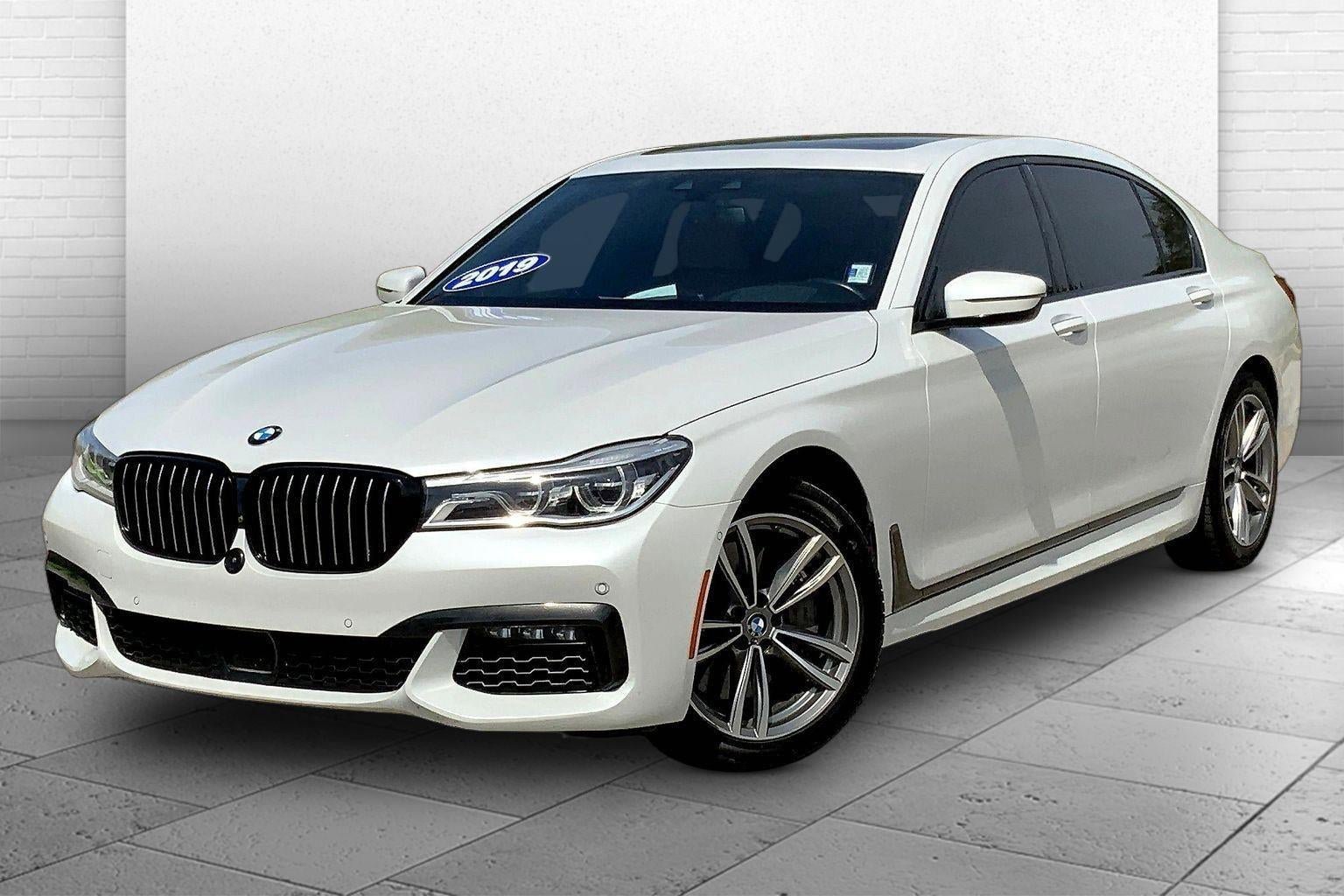 Used 2019 BMW 750i xDrive w/ Executive Package AWD/4WD image 13