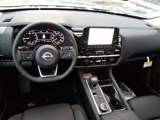 New 2025 Nissan Pathfinder SL w/ Black Appearance Package image 8