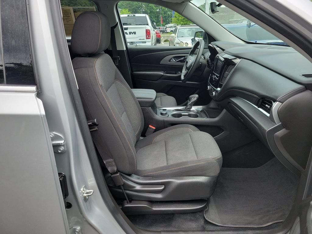 Used 2021 Chevrolet Traverse LS FWD image 38