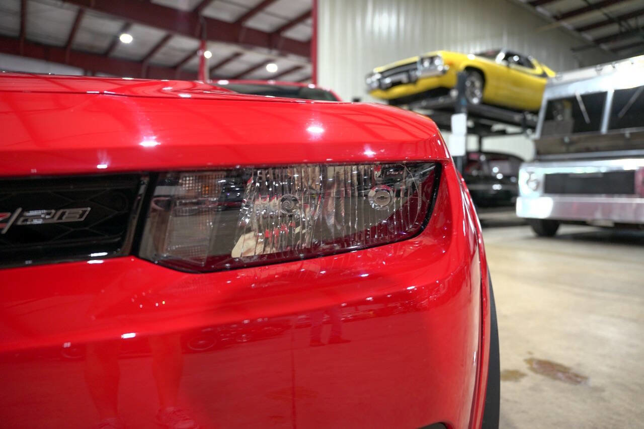 Used 2014 Chevrolet Camaro Z/28 RWD image 33