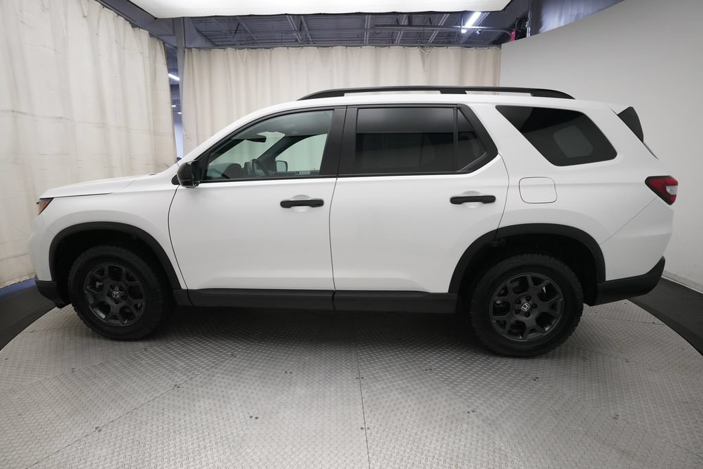 Certified 2025 Honda Pilot TrailSport image 24