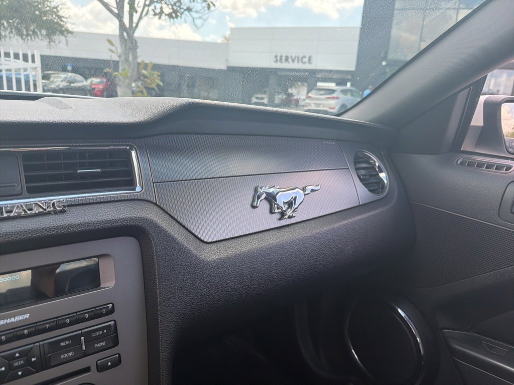 Used 2010 Ford Mustang GT Premium image 19