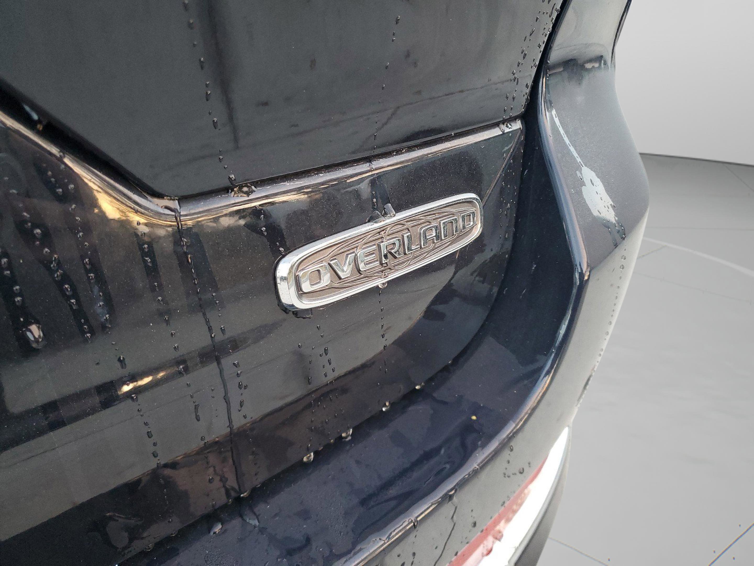 Used 2024 Jeep Grand Cherokee Overland w/ Advanced Protech Group III image 32