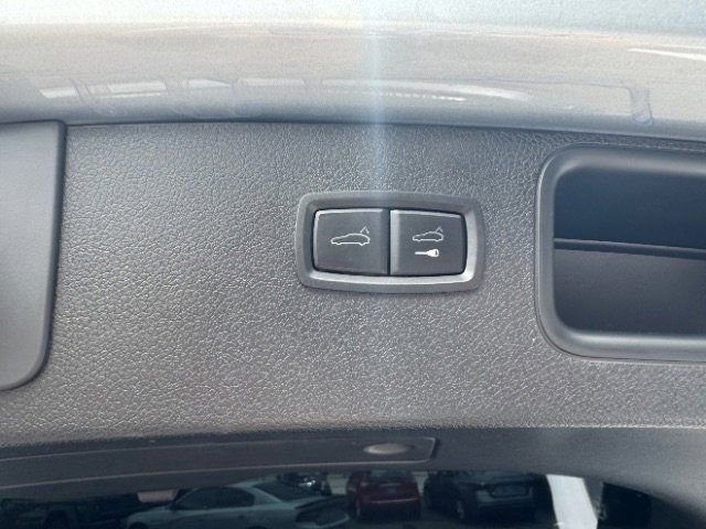 Used 2024 Porsche Macan Turbo AWD/4WD image 48