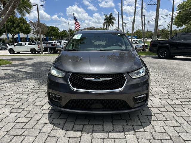 Used 2021 Chrysler Pacifica Limited w/ Uconnect Theater Family Group FWD image 20