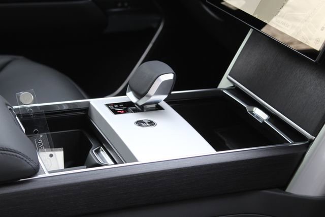 New 2026 Land Rover Range Rover SE image 25