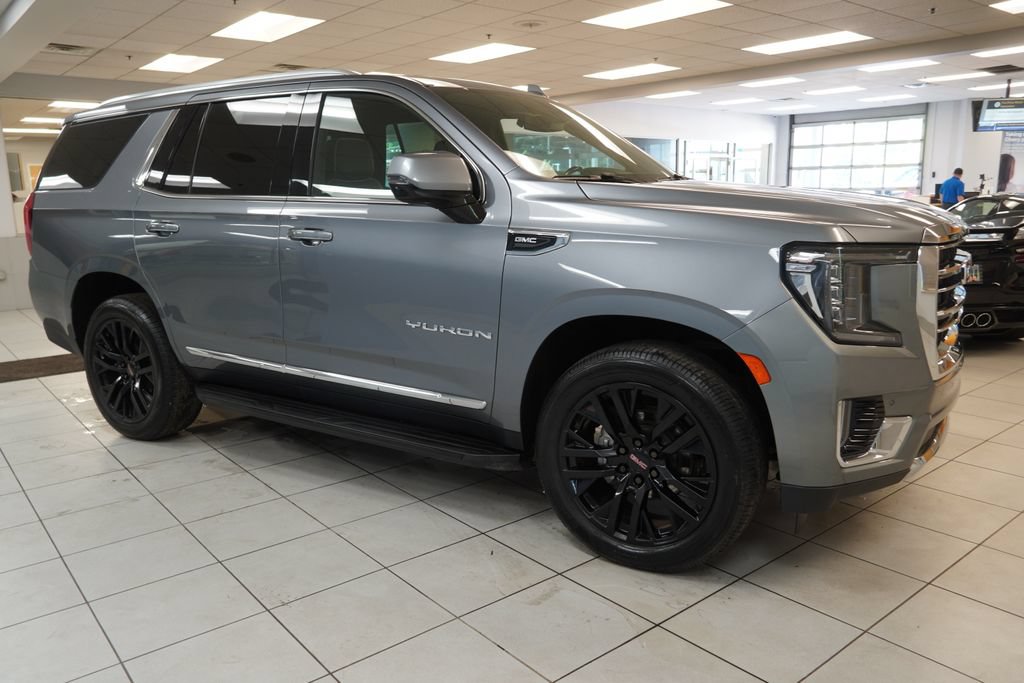 Certified 2022 GMC Yukon SLT w/ SLT Premium Package AWD/4WD image 18