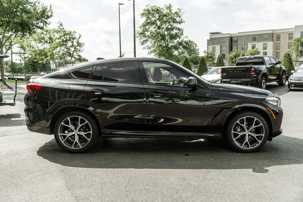 Used 2022 BMW X6 xDrive40i AWD/4WD image 3