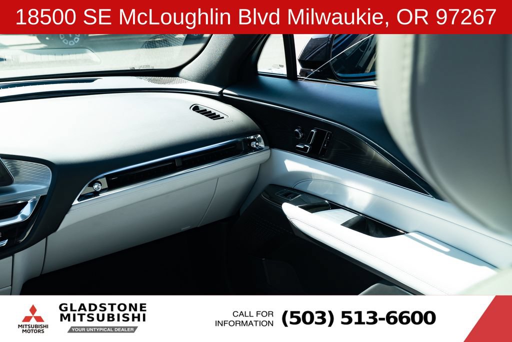 Used 2024 Cadillac Lyriq Luxury AWD/4WD image 11