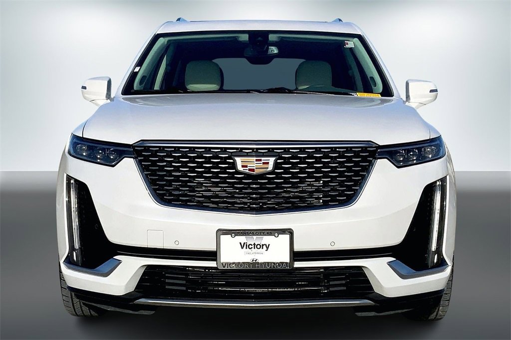 Used 2023 Cadillac XT6 Premium Luxury image 2