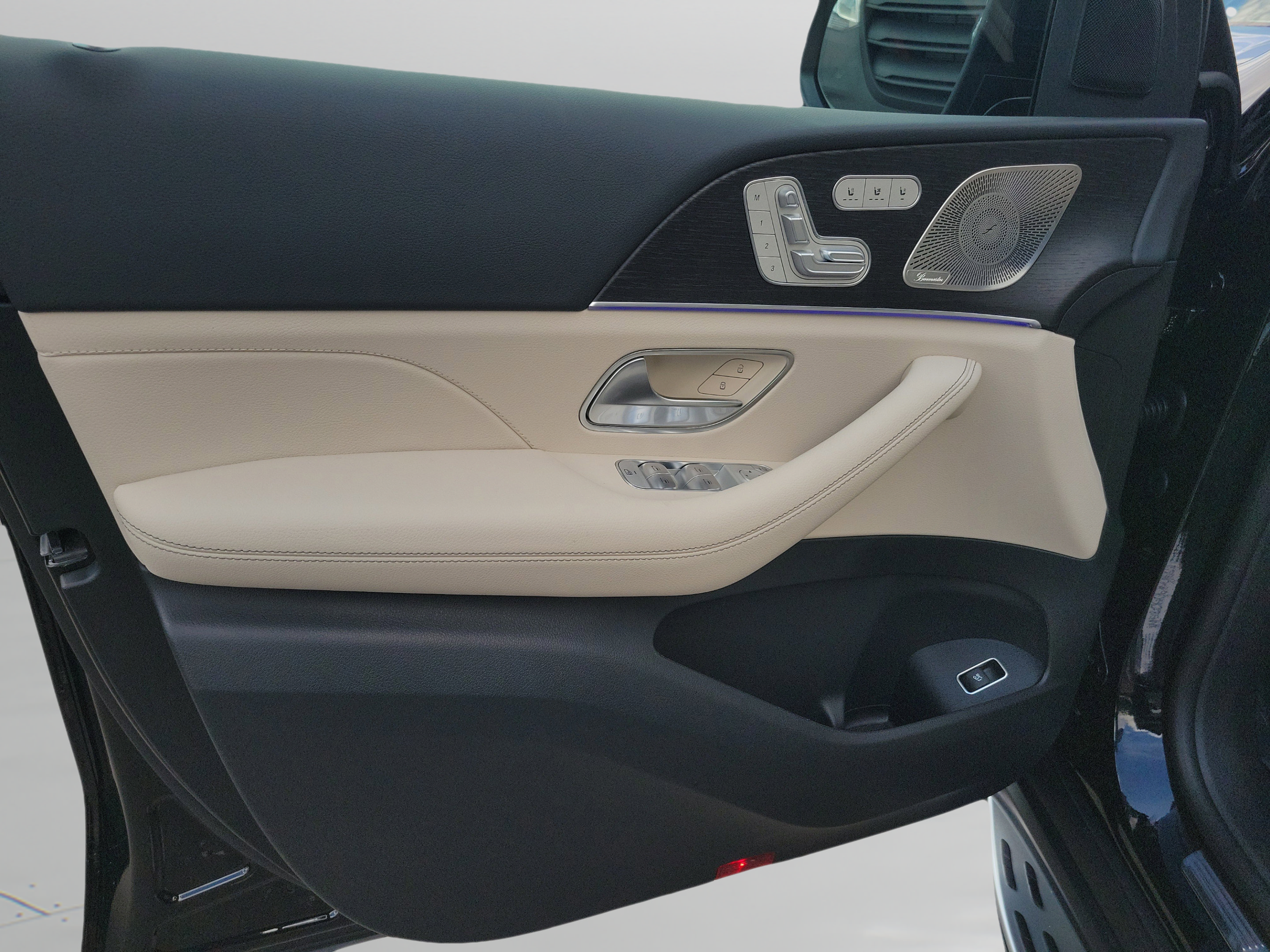New 2026 Mercedes-Benz GLS 450 4MATIC image 17