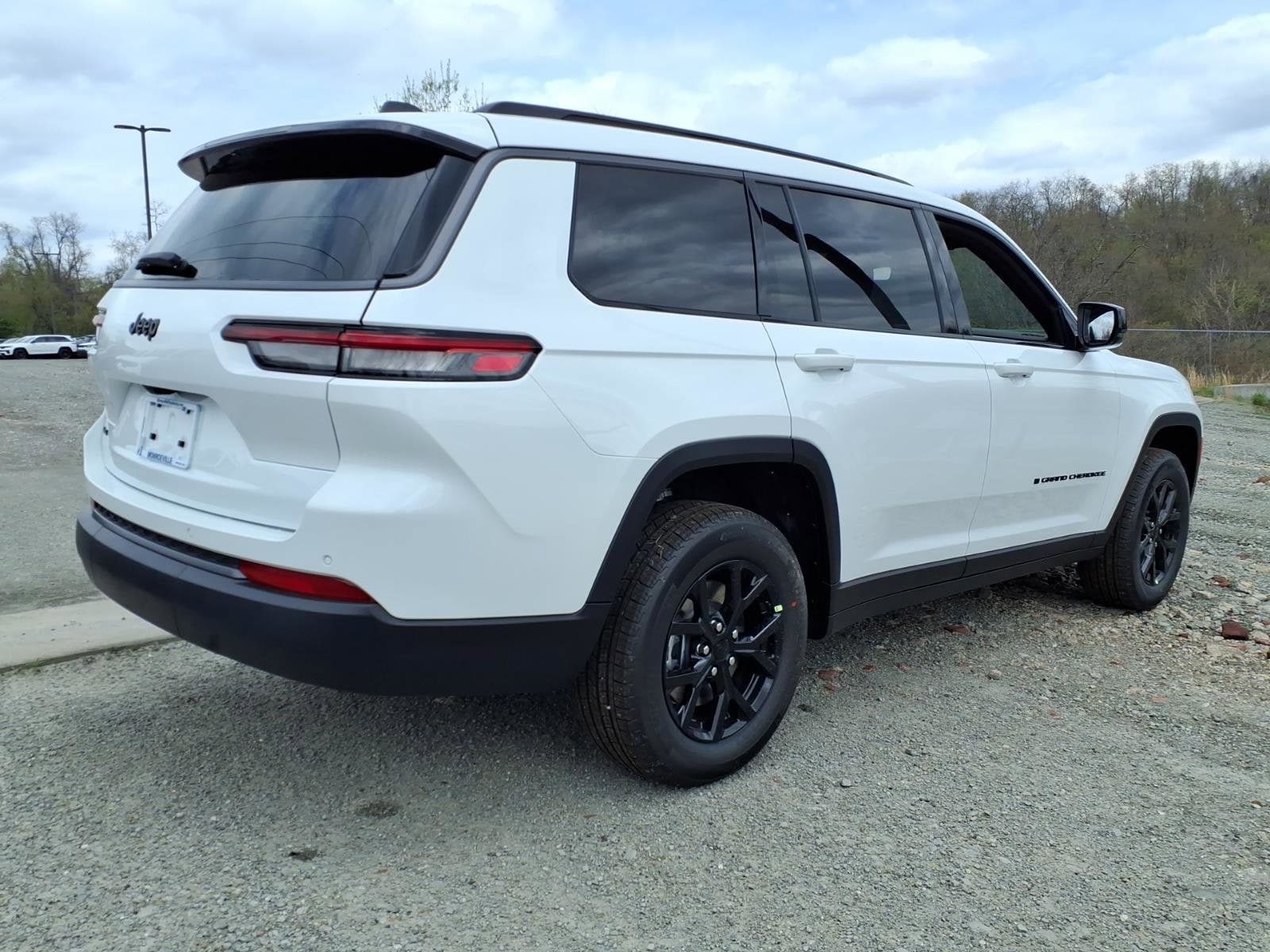 New 2026 Jeep Grand Cherokee L 4WD image 3