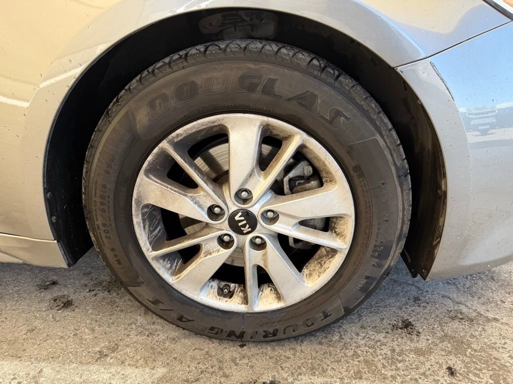 Used 2016 Kia Optima LX w/ LX Convenience Package image 4