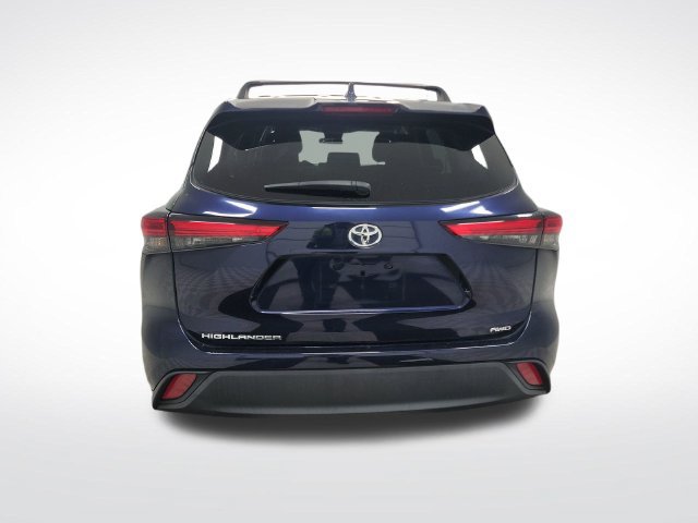 Used 2021 Toyota Highlander L AWD/4WD image 6