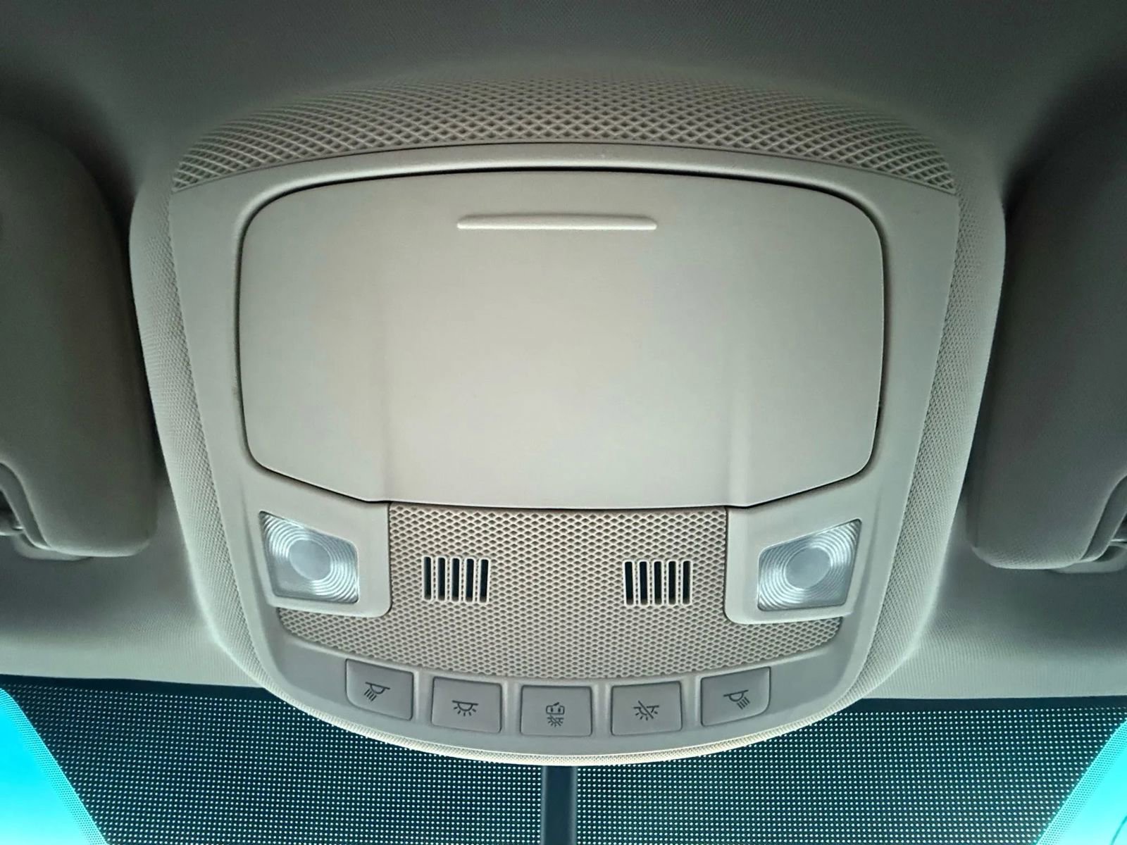 Used 2015 Ford Edge Titanium image 34