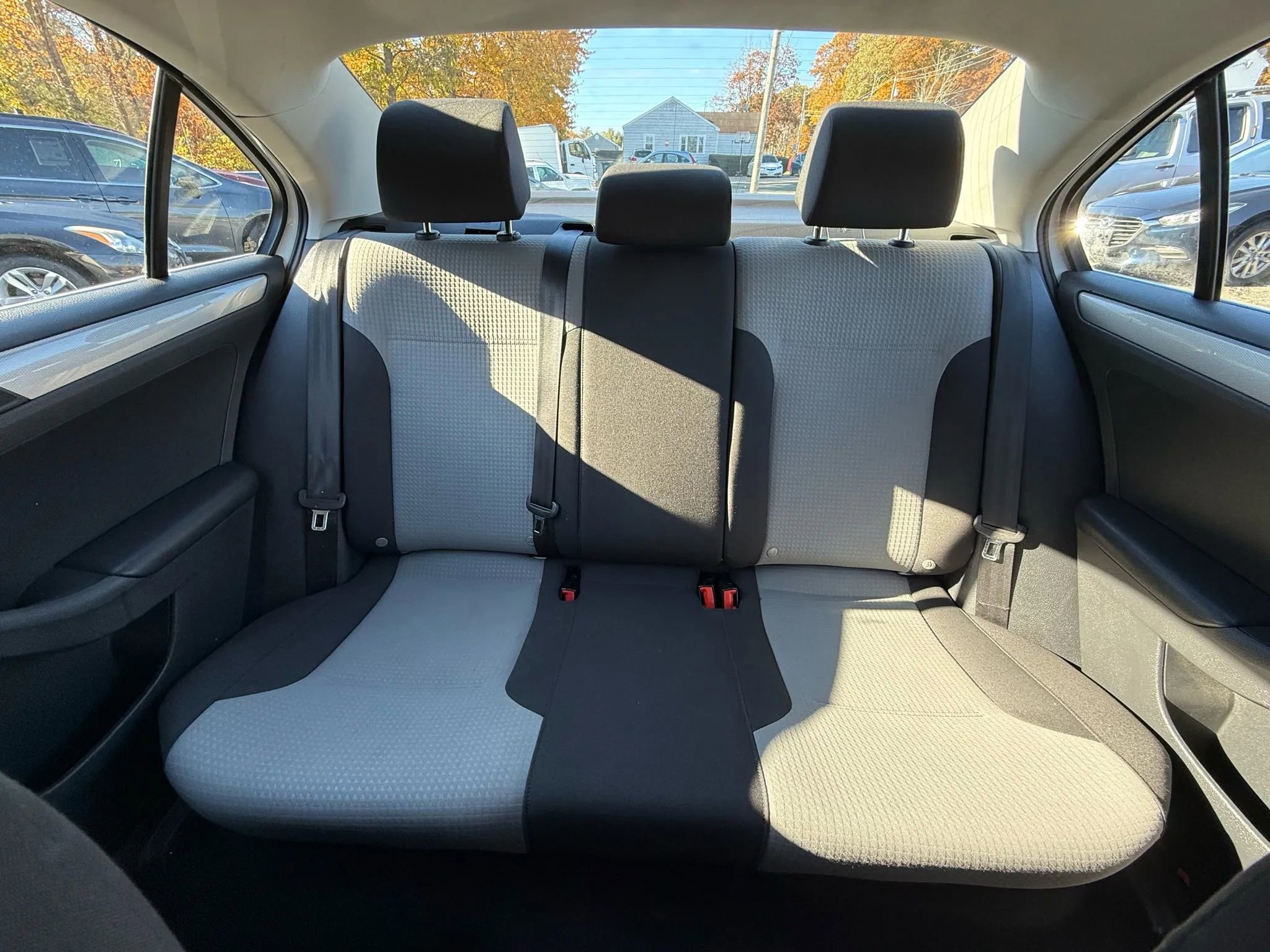 Used 2017 Volkswagen Jetta S w/ Jetta S Cold Weather Package image 27