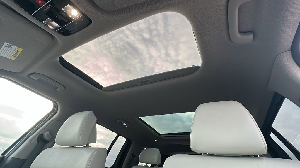 Certified 2024 Hyundai Santa Fe Limited FWD image 5