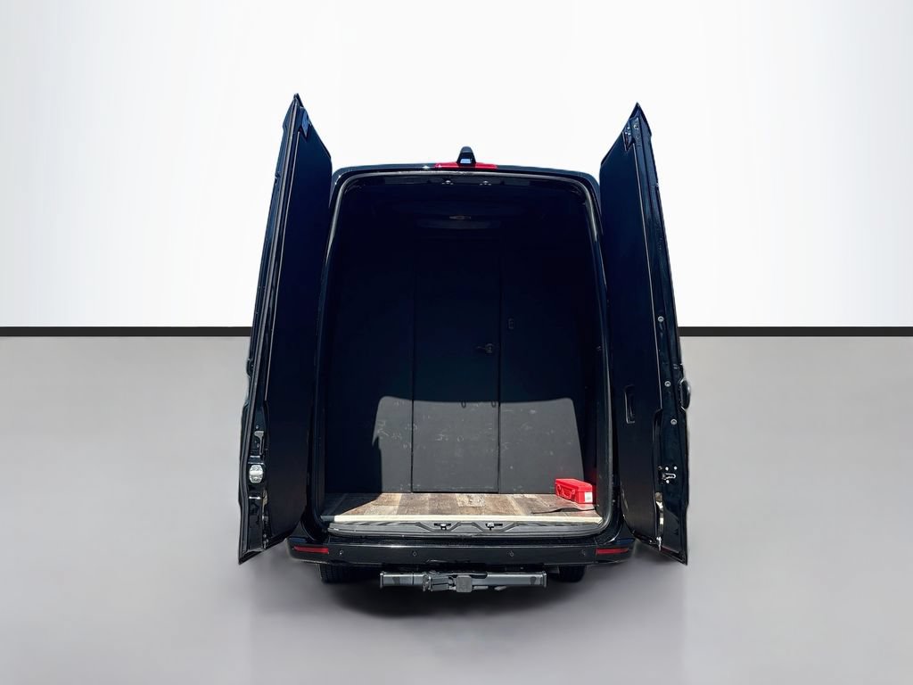 Used 2022 Mercedes-Benz Sprinter 3500 image 9