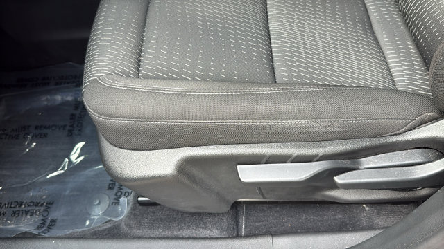 Used 2025 Chevrolet Equinox LT w/ LPO, Floor Liner Package FWD image 18